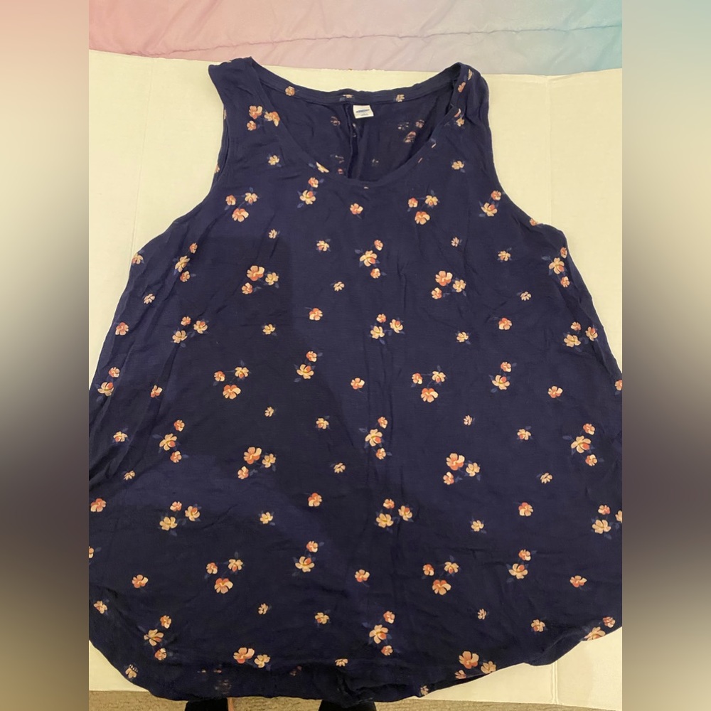 Old navy women’s navy blue floral flowy tank size large